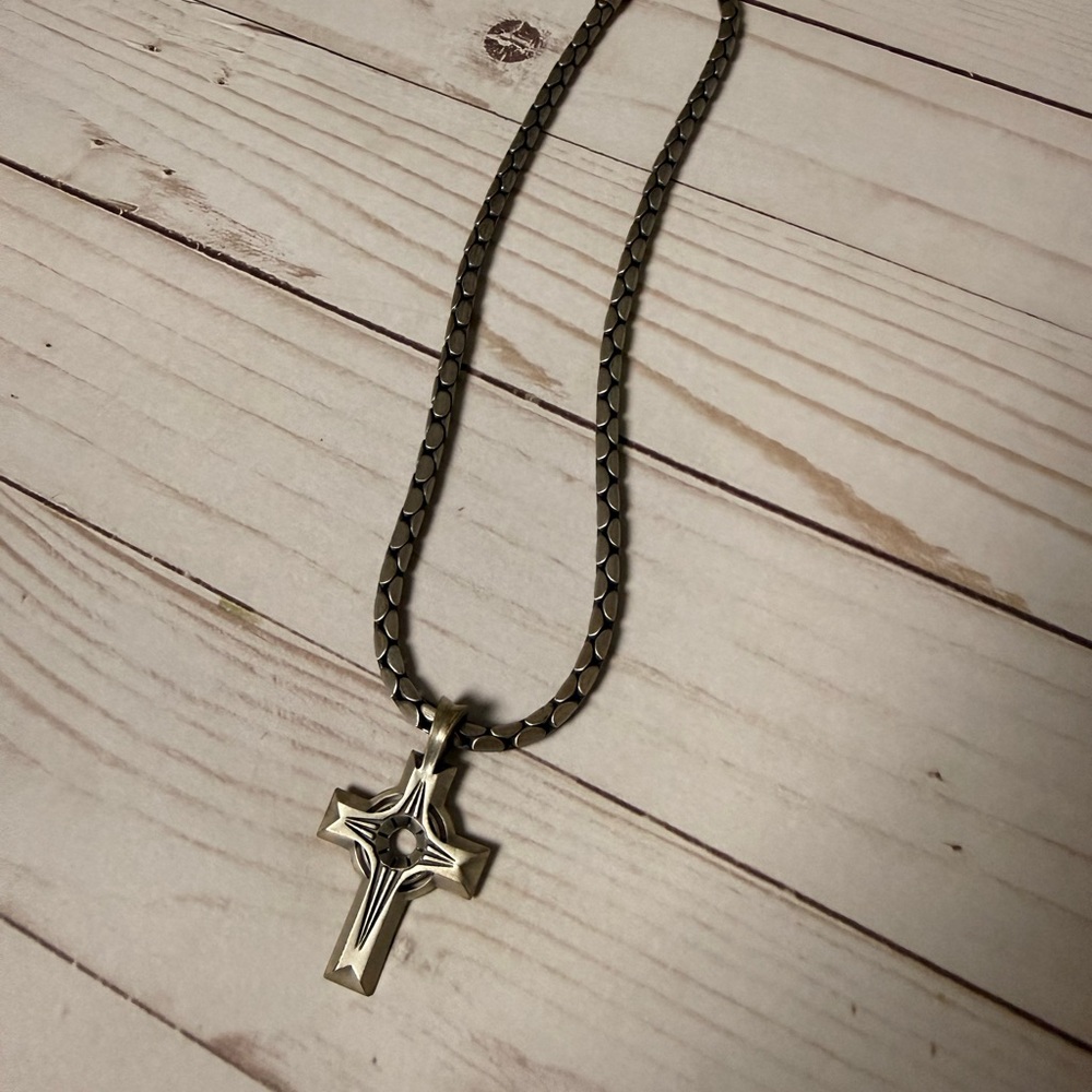 Men’s Silver Cross Pendant Necklace